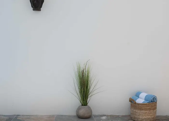 Casa Laura - - Private Townhome For 6 Guest - 3 Bedrooms - 5 Beds- Restaurant Walking Distance