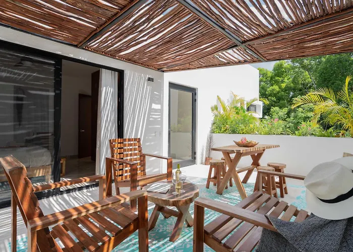 Casa Laura - - Private Townhome For 6 Guest - 3 Bedrooms - 5 Beds- Restaurant Walking Distance Apartamento