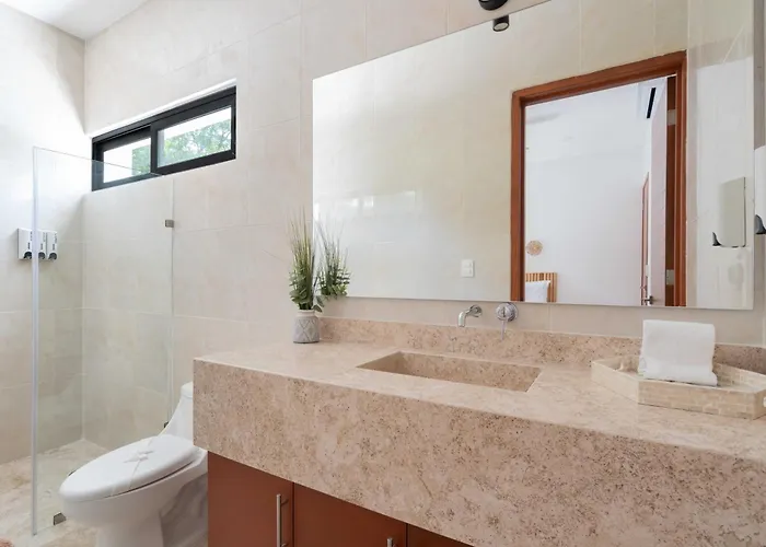 Casa Laura - - Private Townhome For 6 Guest - 3 Bedrooms - 5 Beds- Restaurant Walking Distance