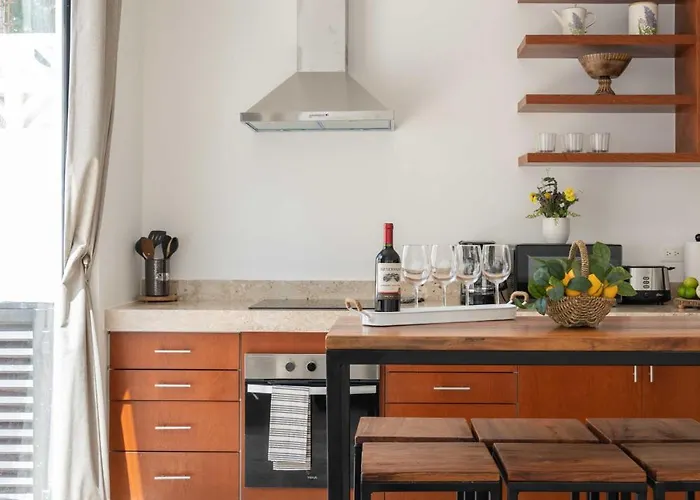 Casa Laura - - Private Townhome For 6 Guest - 3 Bedrooms - 5 Beds- Restaurant Walking Distance Apartamento