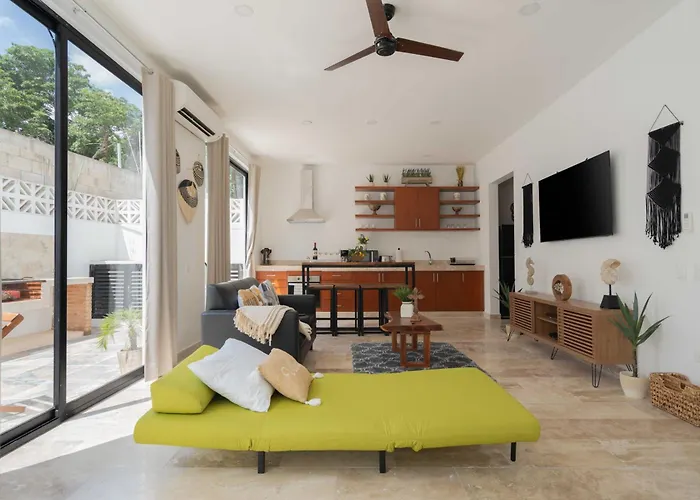 Casa Laura - - Private Townhome For 6 Guest - 3 Bedrooms - 5 Beds- Restaurant Walking Distance * Tulum