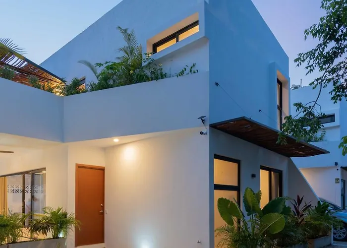 Casa Laura - - Private Townhome For 6 Guest - 3 Bedrooms - 5 Beds- Restaurant Walking Distance * Tulum