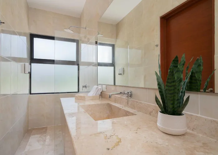 Casa Laura - - Private Townhome For 6 Guest - 3 Bedrooms - 5 Beds- Restaurant Walking Distance * Tulum