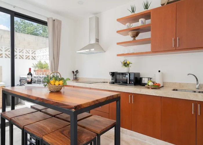 Casa Laura - - Private Townhome For 6 Guest - 3 Bedrooms - 5 Beds- Restaurant Walking Distance Apartamento Tulum