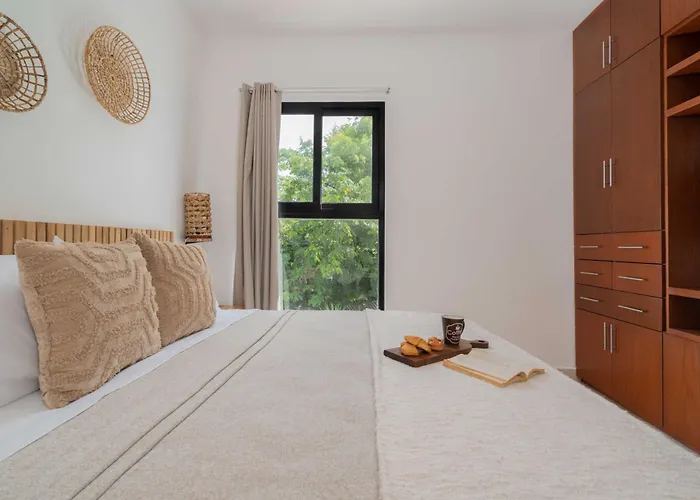 Casa Laura - - Private Townhome For 6 Guest - 3 Bedrooms - 5 Beds- Restaurant Walking Distance Apartamento