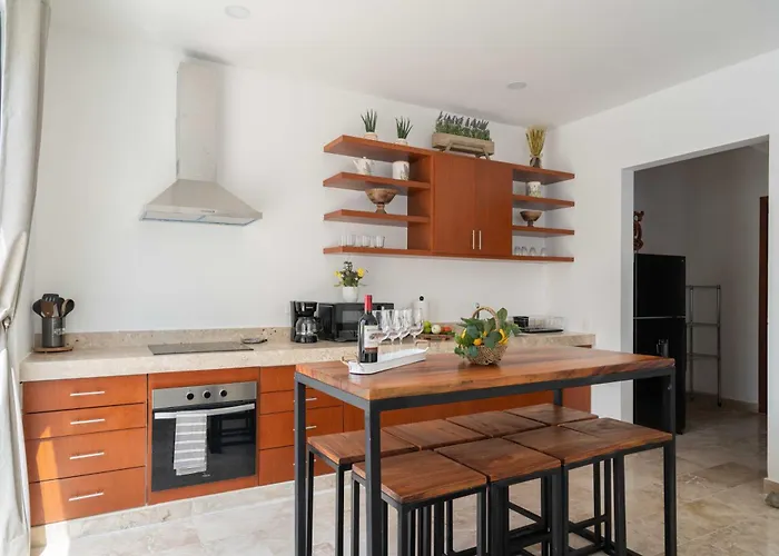 Casa Laura - - Private Townhome For 6 Guest - 3 Bedrooms - 5 Beds- Restaurant Walking Distance Apartamento