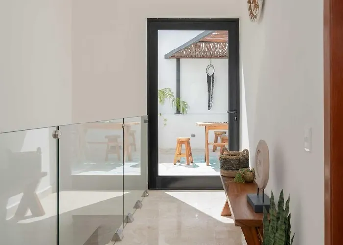 Casa Laura - - Private Townhome For 6 Guest - 3 Bedrooms - 5 Beds- Restaurant Walking Distance Tulum